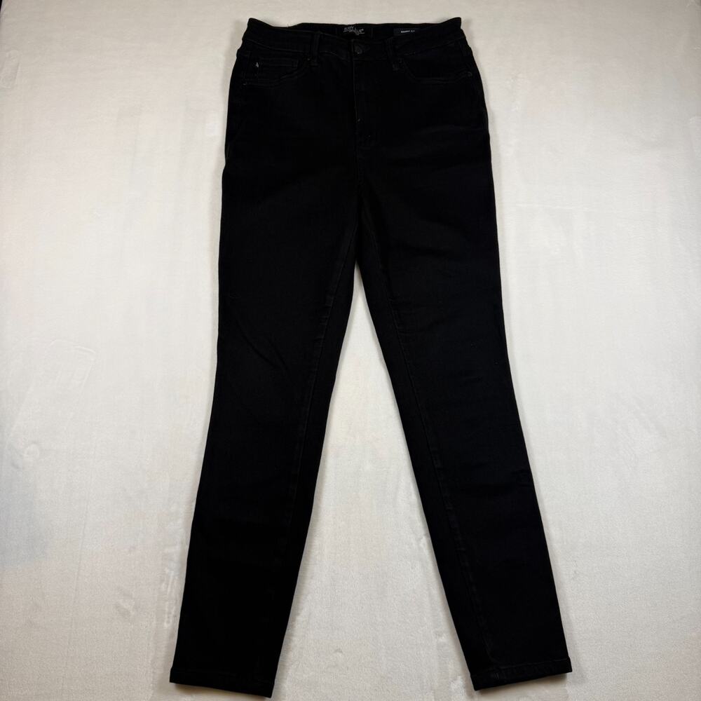 Black Skinny Jeans High Rise Dark Academia Quiet Luxury Wardrobe‎ Staple
